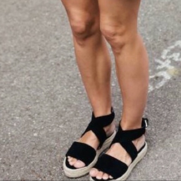 Raye Black Sandals - Picture 2 of 3